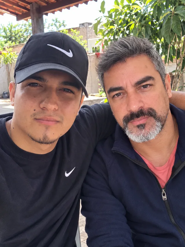 Foto de Carlos M. com a pessoa querida